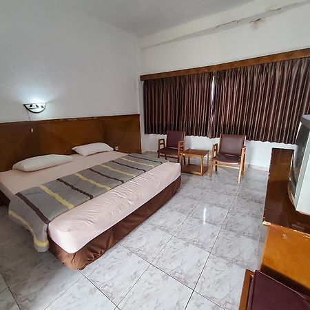 Hotel Kumala Samudra Cikakak Exterior foto