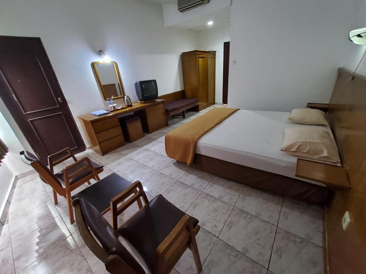 Hotel Kumala Samudra Cikakak Exterior foto