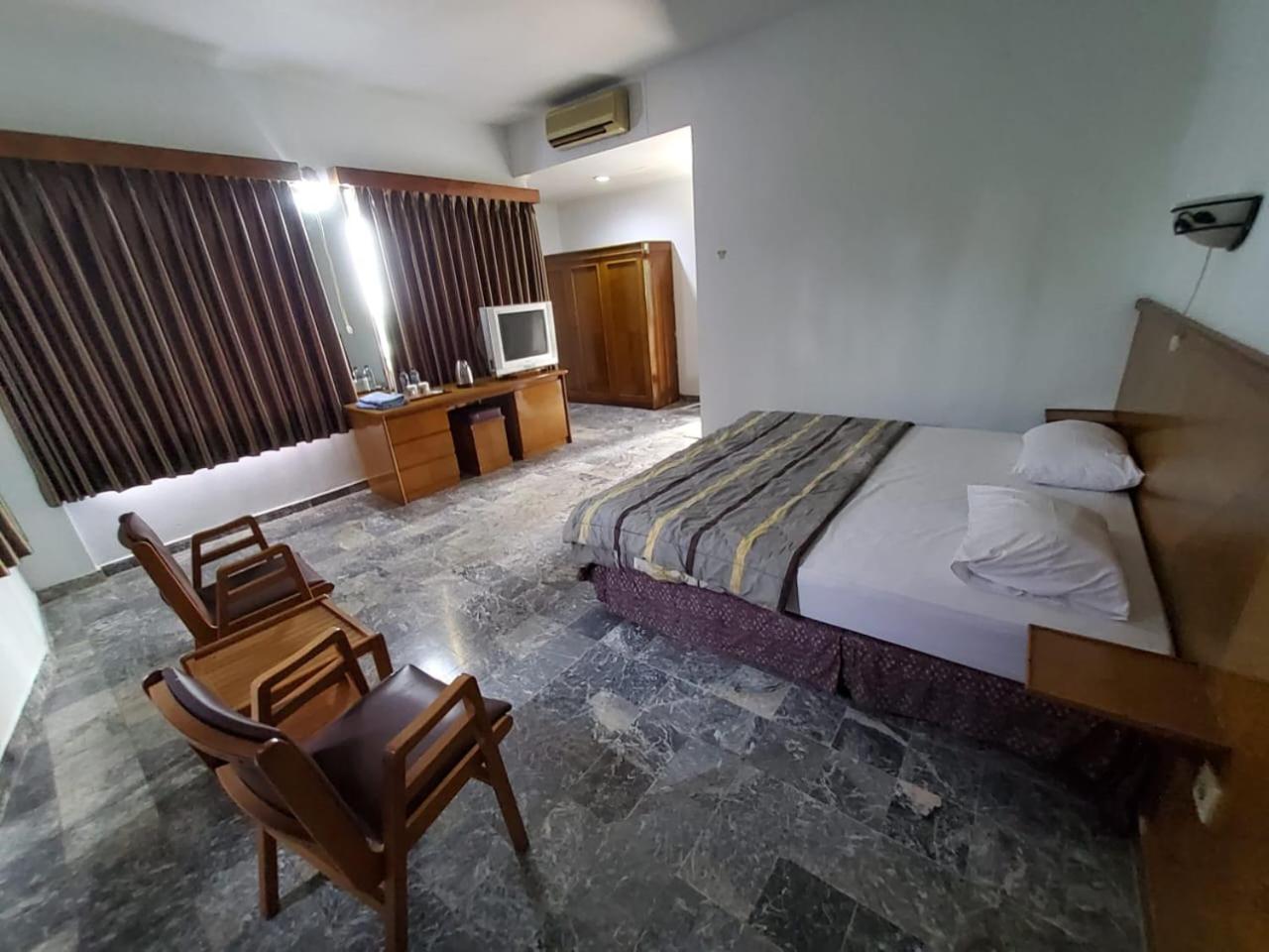 Hotel Kumala Samudra Cikakak Exterior foto